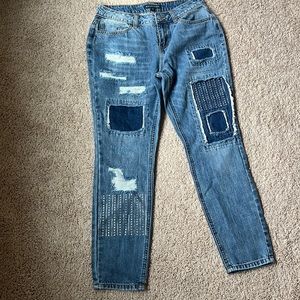 Jeans with sparkle and patch details